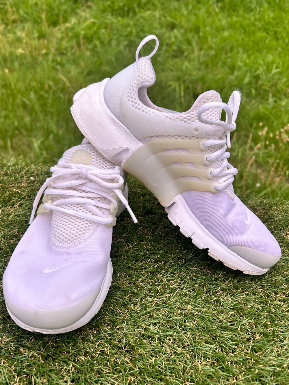 NIKE AIR PRESTO RUNNING SHOES SNEAKERS WHITE 833875-100 WOMEN SIZE 8.5 M (7Y)